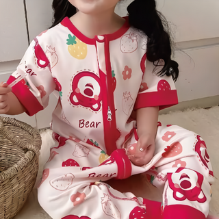 愛北鼻 夏季無痕短袖防踢被 桃紅草莓熊 透氣舒適 寶寶睡衣, 100碼