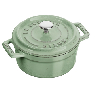 staub 圓型琺瑯鑄鐵鍋 10cm 鼠尾草綠-法國製迷你雙耳燉鍋, 1個
