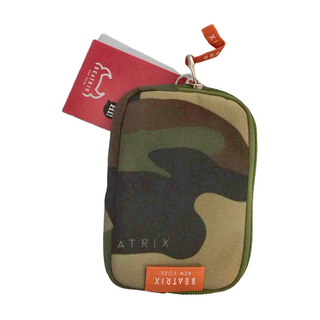 beatrix NEW YORK 美式休閒防潑水卡片零錢包, 13 x 9.5 x 1cm, 迷彩綠