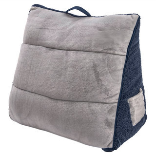 HOLA 和樂家居 WARM TOUCH石墨烯法蘭絨絎縫三角靠墊 1.79kg, 灰藍