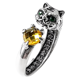 財神小舖 虎爺抱鑽戒指 轉運銀活戒圍，虎爺護佑 財源滾滾來，吸引偏財運 能量滿滿，衝向財富 快速積累資產, RS-907-4