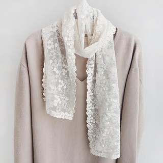 Vavisoo 花朵刺繡蕾絲圍巾