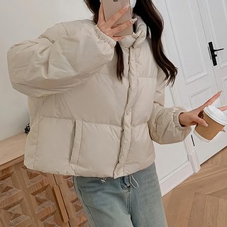 Y0831 短版寬鬆立領羽絨外套, 肩寬48cm × 胸寬54cm × 全長56cm × 袖長54cm, 米白