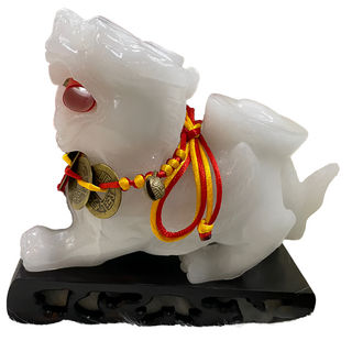 背元寶白玉貔貅 附五帝錢鈴鐺兩條 (單隻長寬高: 15*5.5*11公分), 1組