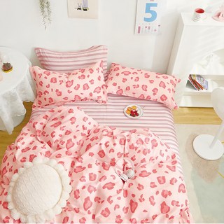 LoveCity 寢城之戀 200織100%純棉兩用被床包4件組 床包 + 棉被 + 枕套 2個