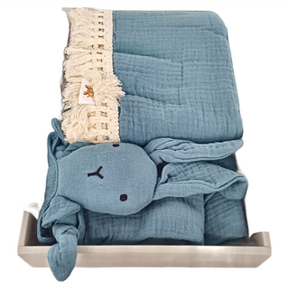 Kori Deer 可莉鹿 月禮盒組，流蘇嬰兒萬用包巾 + 安撫巾套裝，純棉100%, 包巾100 x 120cm + 安撫巾28 x 28cm, 墨藍兔