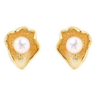ROCiO 無耳洞耳夾式 小香風精雕貝殼淡水珍珠14K鍍金耳環, 金色