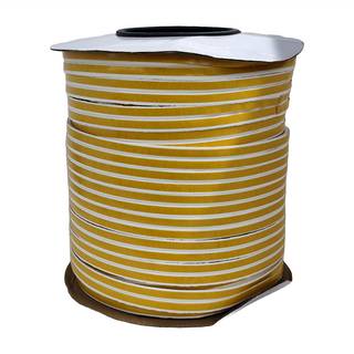 自黏式P型隔音條 高約6mm 底座約18mm 三元乙丙發泡橡膠材質, 1捲