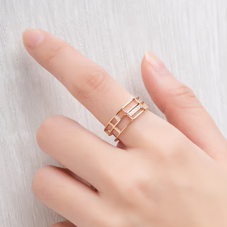 MARIGOLD 美爾朵 理想生活三環鑲鑽戒指 玫瑰金 格狀設計 鈦鋼 1個, 直徑1.7cm