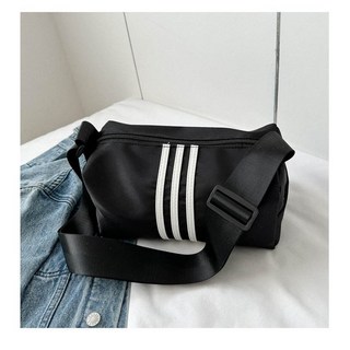 尼龍側背包，休閒運動斜背包，情侶逛街款, 黑色