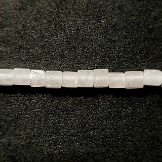 【杰鴻】白玉正方粒2MM寶石珠珠DIY手工材料，正方珠，串珠材料，手工藝材料, 1個, 2mm, 白玉