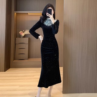 슬림 피쉬테일 여성드레스 중년 벨벳 가을 겨울 파티룩 비즈장식