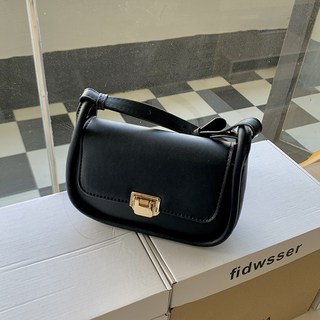 fidwsser 簡約復古鎖釦馬鞍包 米白焦糖黑多色 可調節肩帶側背包