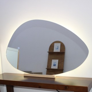 KC인증 터치형 3색변환 LED 비정형망고 간접등 벽걸이 인테리어 탁상 화장대 조명거울, 콘센트형 터치LED 비정형망고 790x490+받침대