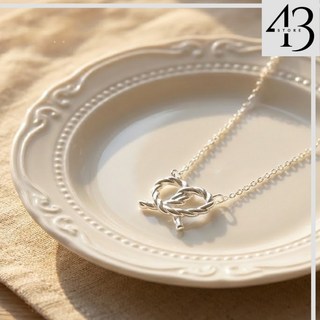 925銀 繩結愛心項鍊 簡約設計