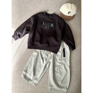 兒童運動套裝 - 舒適休閒，柔軟親膚，簡約時尚設計