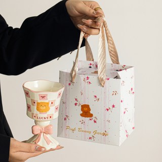 高顏值精緻馬克杯禮盒，生日禮物閨蜜伴手禮，送女生伴娘高檔禮品，臺灣出貨, 粉色蝴蝶結小熊高腳杯-方格【專屬禮盒裝】, 1個