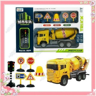 【比比小舖】兒童城市車隊玩具 - 攪拌車 吊車 挖土機 交通號誌 工程車 消防車隊 軍事車隊 - 生日禮物 交換禮物 聖誕禮物, 1個
