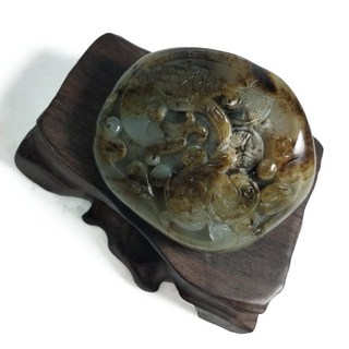 博古珍藏 和闐玉籽料原石雕鳳凰于飛把玩 溫潤蘿蔔絲 141公克 收藏品