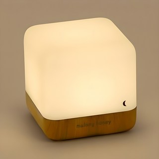 말랑하니 뒤집으면 꺼지는 국민 수유등, 우드 + 주광색