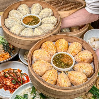 청주 만승제면소 수제 손만두 고기왕만두 김치왕만두 1+1, 950g, 2개