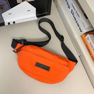 日系手機胸包男 運動休閒斜挎背包 單肩騎行腰包 多隔層防潑水潮流小包 通勤百搭神器