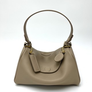 頭層牛皮百搭斜挎包 高級感真皮單肩枕頭包適用於此品牌