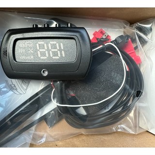 車美仕 CARMAX S500 接線型抬頭顯示器 即時車速監控 提升行車安全 簡易安裝 1個