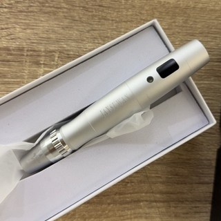 Jaysuwän 微晶導入儀 附2顆圓晶頭