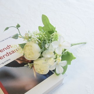 仿真3頭玫瑰花束：餐桌薔薇花擺飾、婚慶手捧花、居家軟裝花藝裝飾, 3頭玫瑰白色1束 【2束起發貨】, 1個