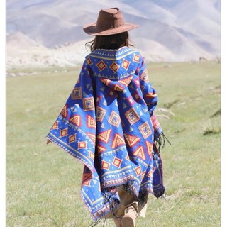 【台灣出貨】雙面色彩方形圖案披肩斗篷 冬季保暖披肩圍巾．4色