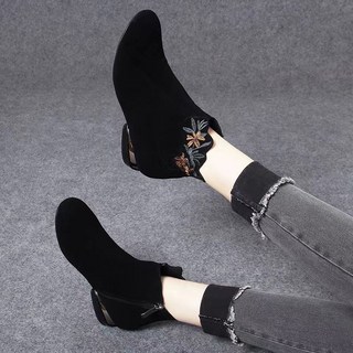 絨面繡花短靴，秋冬新款媽媽女靴，日常休閒百搭款