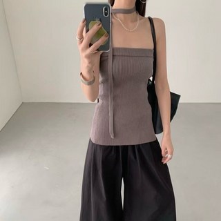 側開叉坑紋平口上衣 百搭辣妹