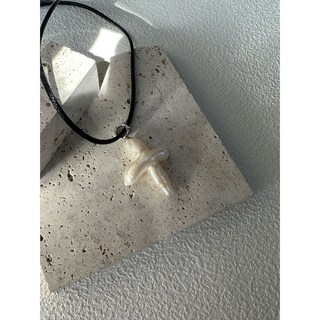 淡水珍珠十字項鍊 黑色皮繩 簡約女士頸鍊