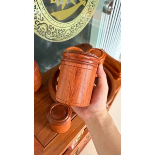 花梨木圓形儲物罐 紅木筒 茶葉沉香檀香印章盒 實木質盤香木桶 直徑9釐米 高10釐米, 如圖所示, 1個
