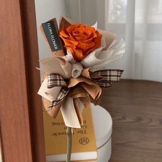 Floraflower 單支玫瑰永生花花束-奶橘色系〖精美禮物〗畢業 玫瑰花 永生花玫瑰 漸層玫瑰 生日 情人節 母親節, 圖二,不加購提袋