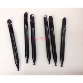 《57健康酮學彙》現貨 牛角撥筋美容筆 天然黑牛角臉部刮痧棒 撥筋棒 美容按摩工具, 1個, 黑牛角