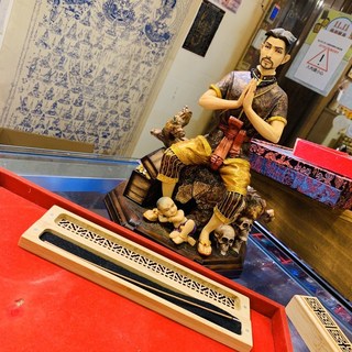 佛牌鏢局 鏤空線香座 臥香盒 附防火棉, 檀香一管