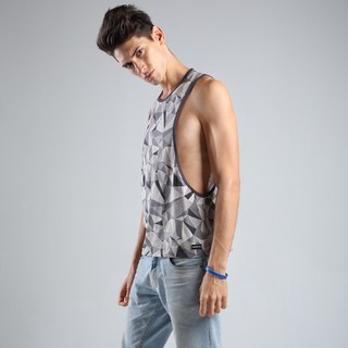 【MORINO】幾何迷彩時尚健身開衩背心_灰色 MO5111型男潮男 健身 質感設計 引領風潮 LUCAS聯名款