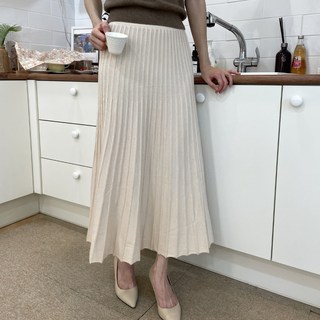 러블루 플리츠 A라인 니트 롱 맥시 스커트