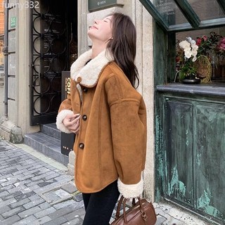 卡其色麂皮絨皮毛一體羊羔毛外套女秋冬季2024年新款加絨棉服大衣