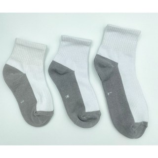 陰陽底學生襪(白/淺灰底)學生襪，舒適透氣，耐磨耐穿，簡約時尚