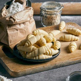 [신세계푸드] 크로와상 크로플 생지 대용량 50입내외 2 250g (개당 50g내외), 2.25kg, 1팩