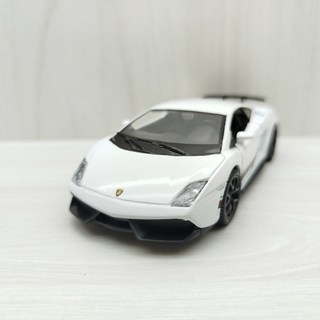 宅米吉 全新盒裝現貨 1:36 藍寶堅尼 Gallardo 蓋拉多 LP570-4 白色 合金 迴力車, 1個