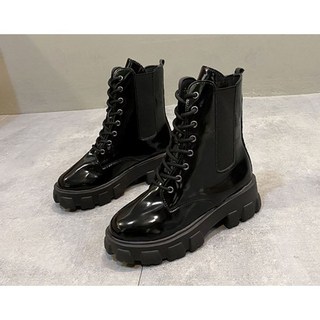 廷廷女裝 韓系英倫風馬丁靴 2025秋冬新款 黑色中筒粗跟厚底短靴 休閒百搭修飾腿型 亮面款