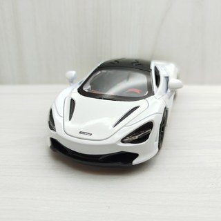 宅米吉 全新盒裝現貨 1:32 麥拉倫 720S (紅色內飾板) 白色 合金 模型車 聲光車, 1個