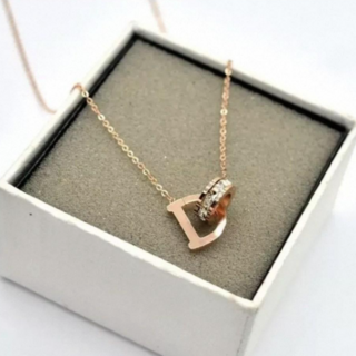 헬렌 D이니셜 크로스 목걸이