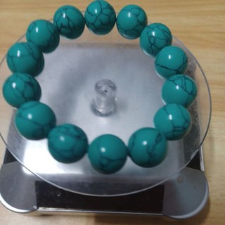 14mm瓷化綠松石手串，色澤飽滿，觸感溫潤，時尚百搭，帶來好運