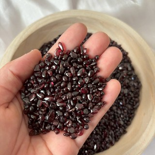 天然水晶石榴石碎石100g：增魅力、活化能量、手作素材、淨化開運水晶, 【石榴石｜3-5mm】水晶碎石100g