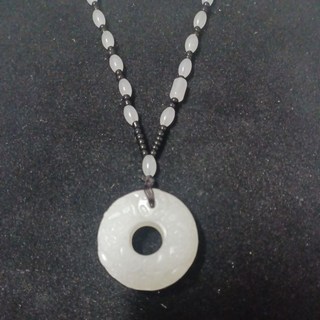 羊脂白玉平安扣項鍊，精雕細琢，保平安，簡約大方設計，襯托優雅氣質